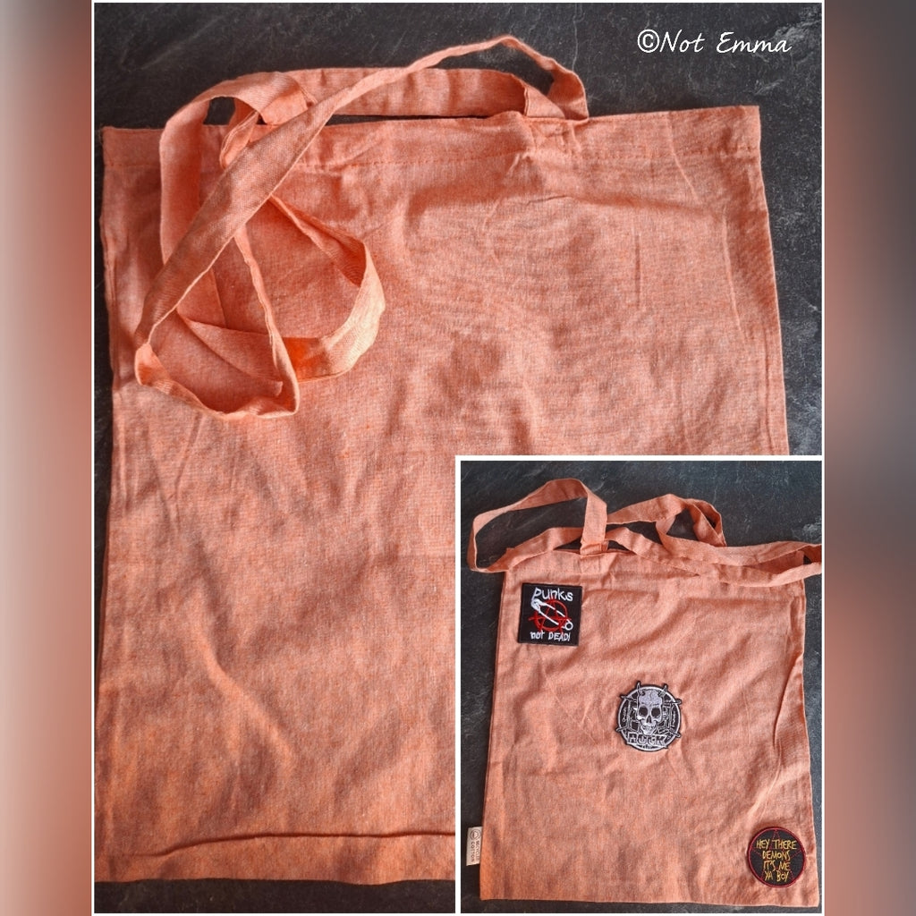 The 'Pack Light. Live Loud.' tote