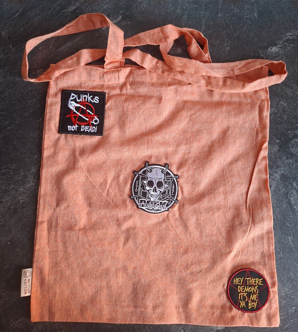 The 'Pack Light. Live Loud.' tote