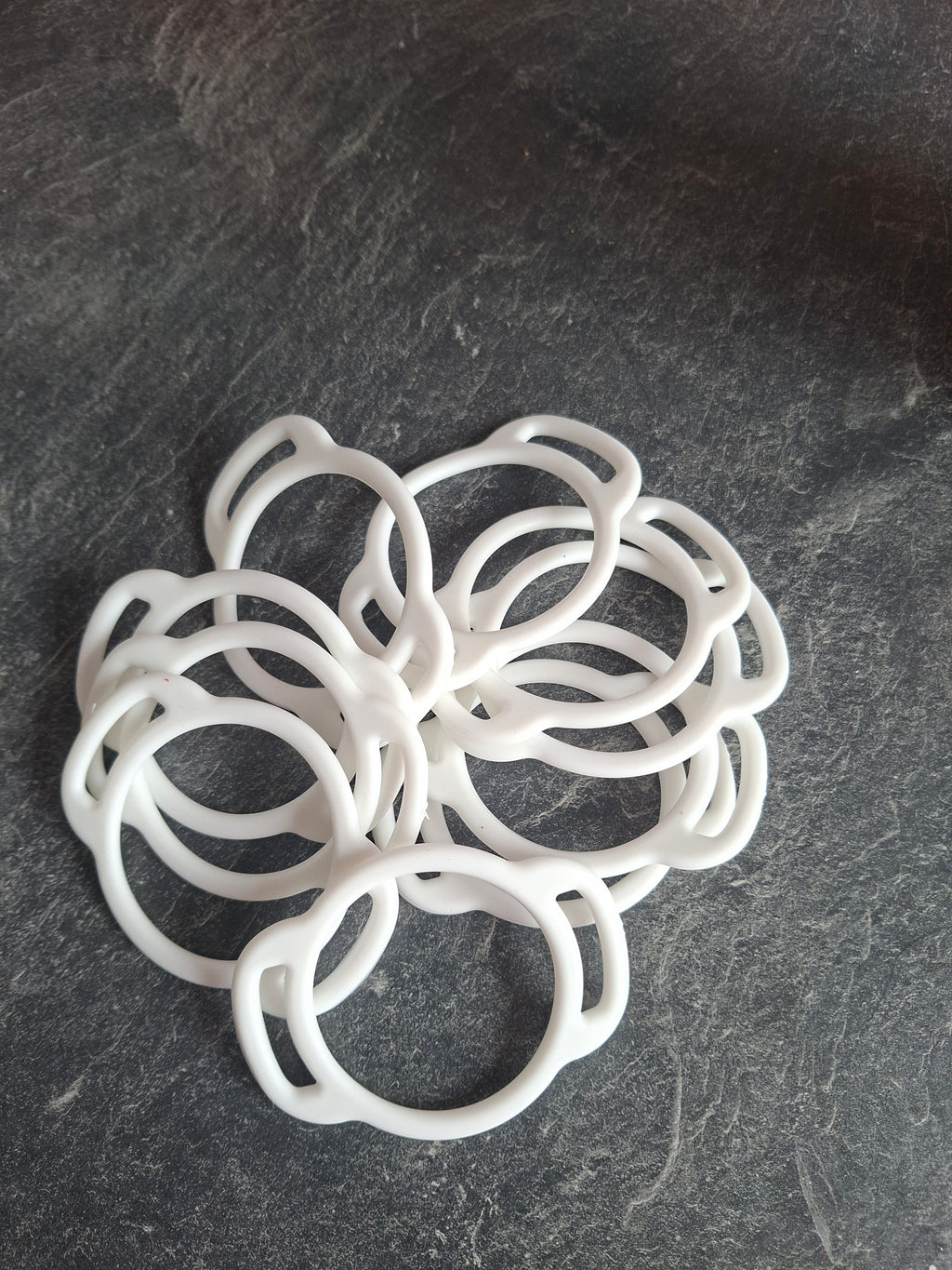 The 'Look No Hands' bottle ring