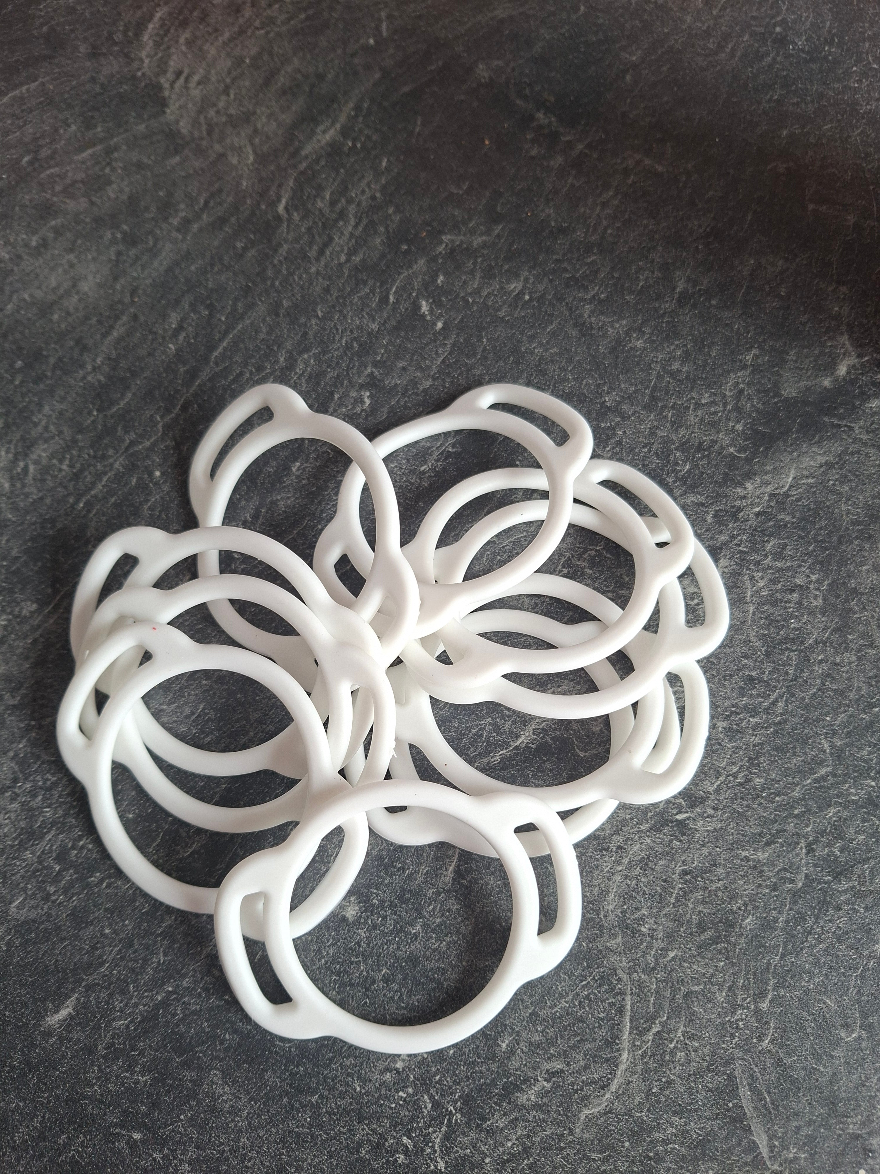 The 'Look No Hands' bottle ring